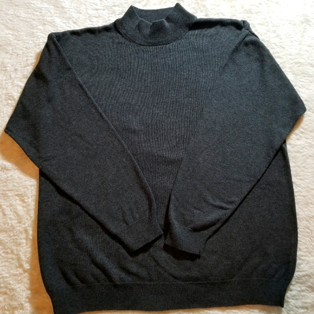 Dockside Canada Gray Sweater